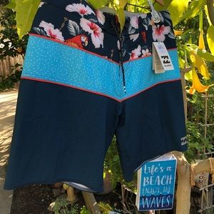 BILLABONG Men's Board Shorts🌊☀️